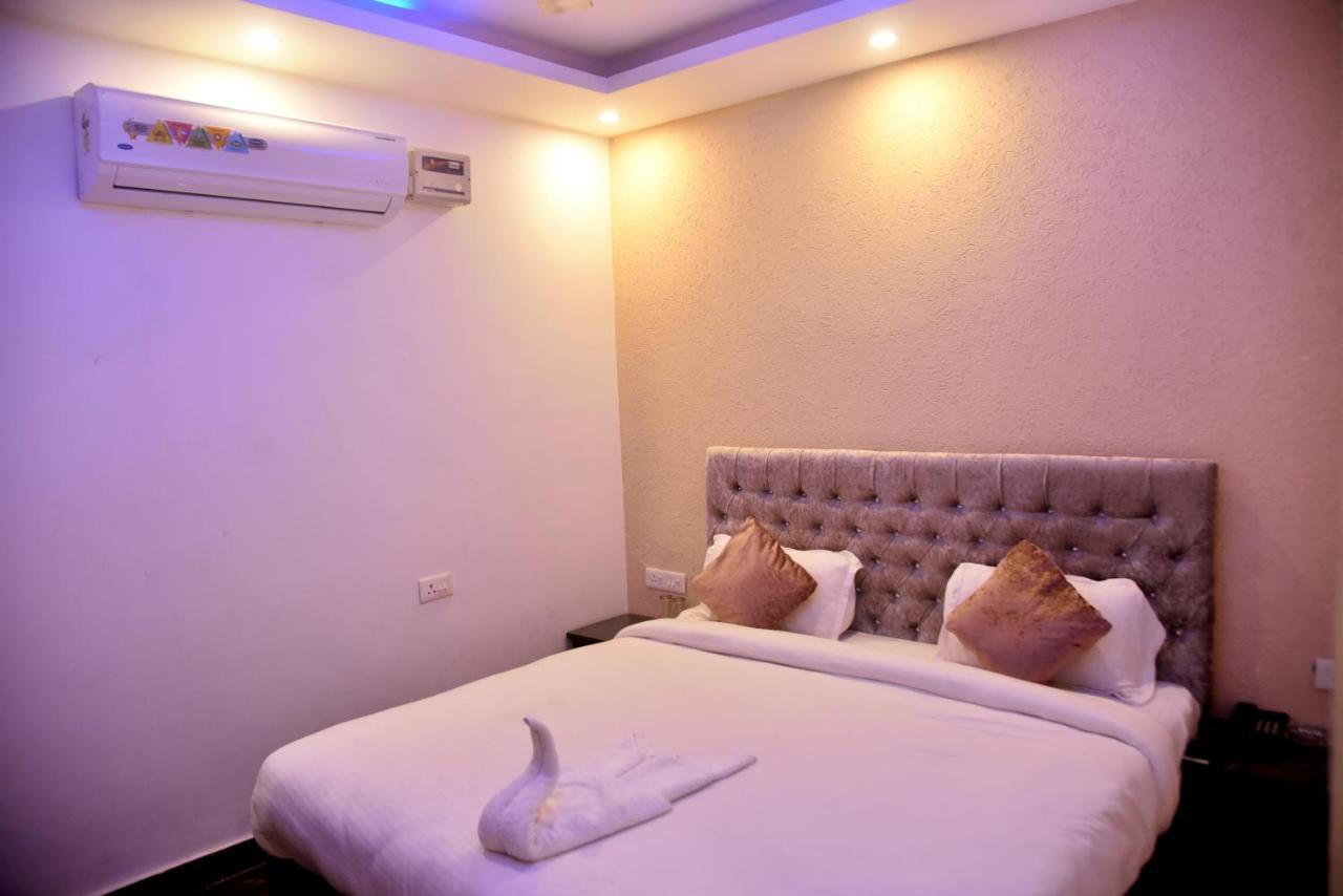 Hotel Gharonda Рішикеш Екстер'єр фото